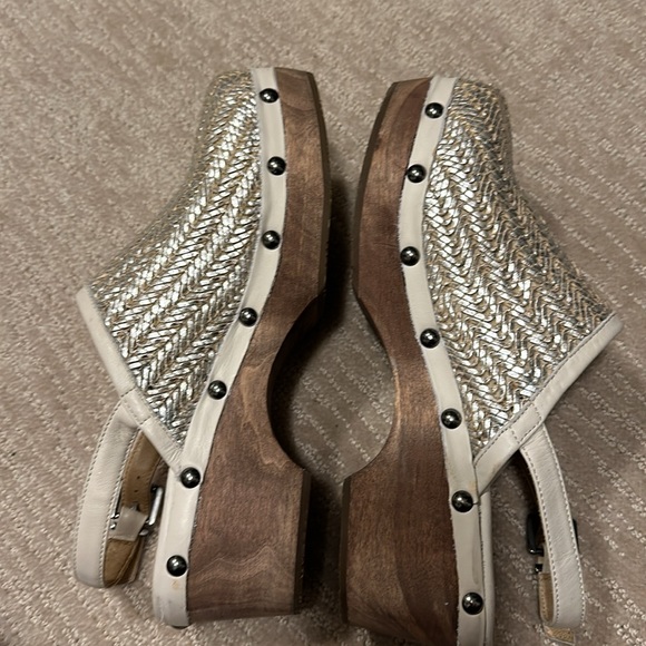 Clogs - Picture 3 of 3